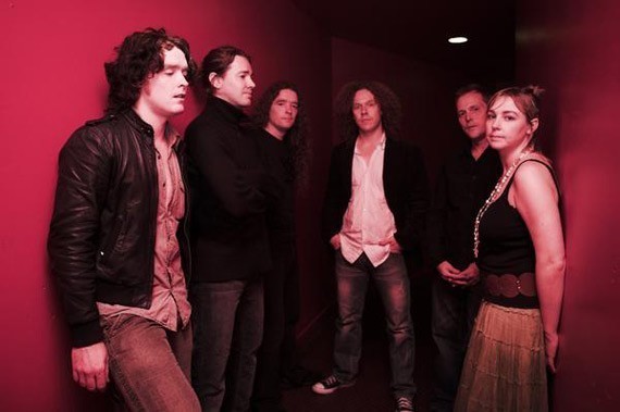 http://rocknvivo.com/wp-content/uploads/2010/03/Anathema.jpg
