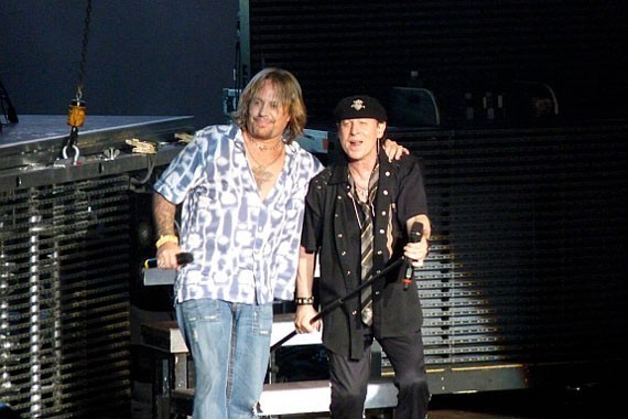 vince-neil-scorpions.jpg