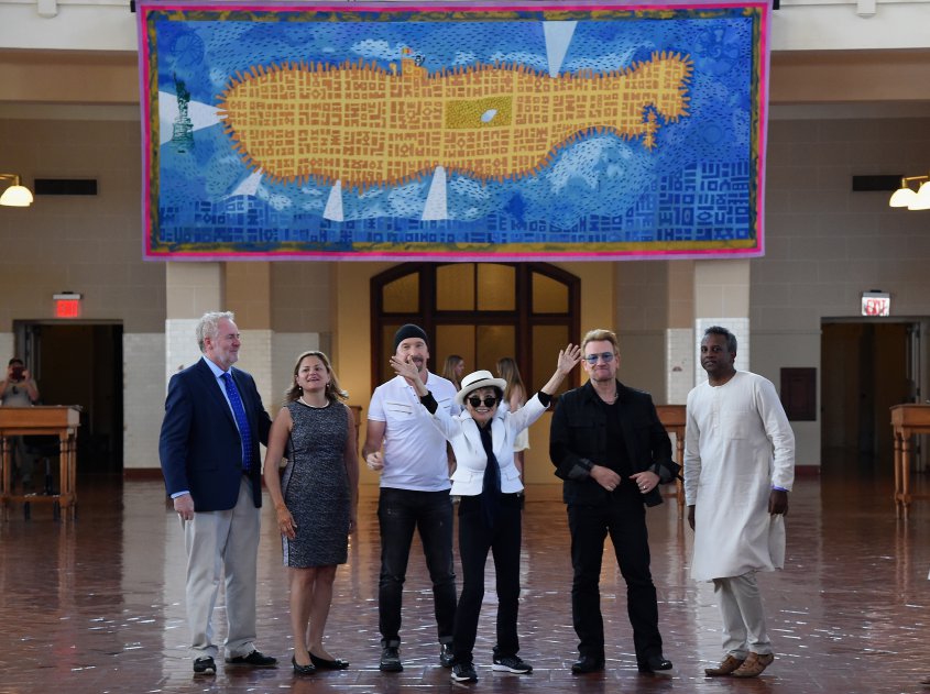 Yoko Ono y U2 (2015)